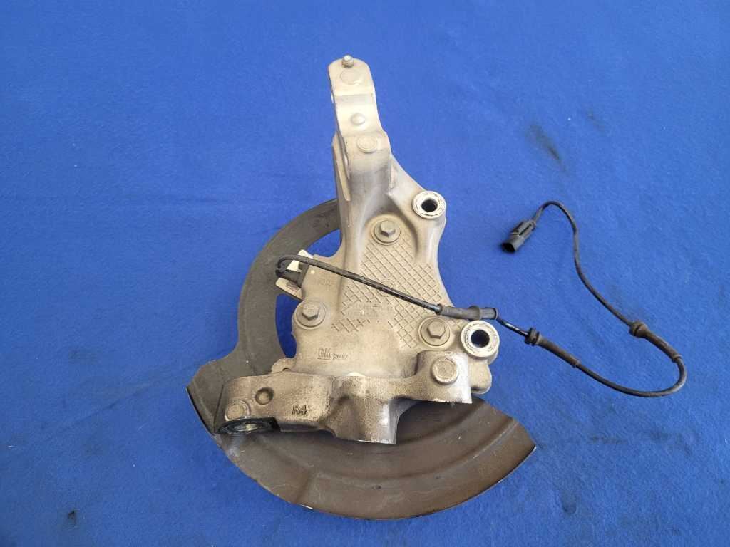 2016-2017 Chevrolet SS Sedan 6.2L Passenger RH Front Spindle Knuckle Hub 2602 - The Parts Farm