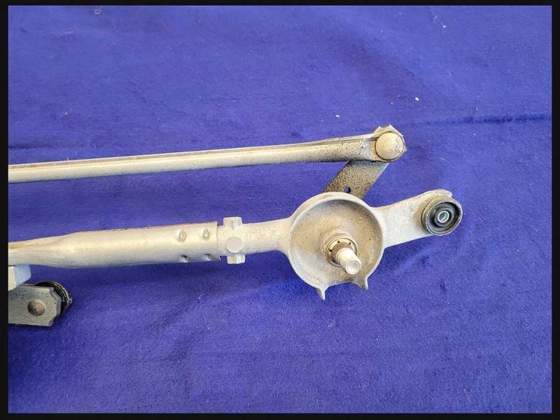 2016-2020 Chevrolet Camaro SS 6.2L Windshield Wiper Linkage Motor - The Parts Farm