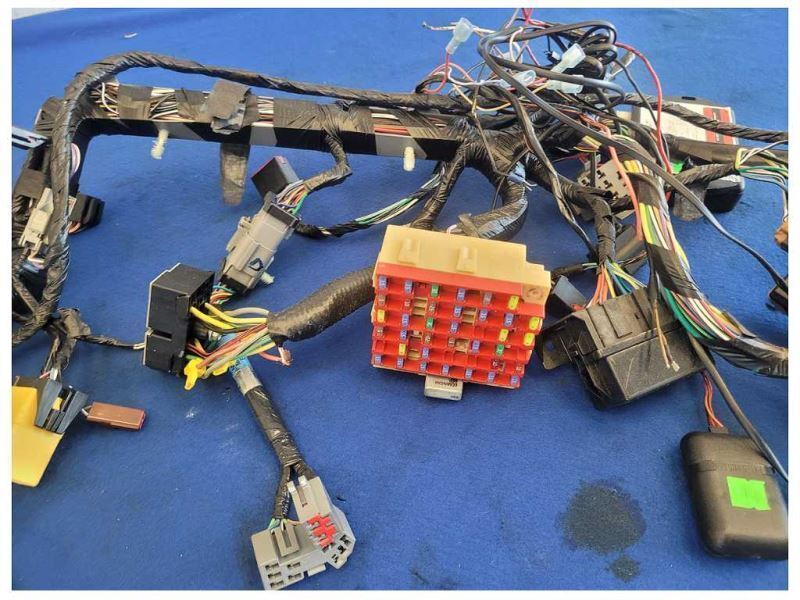 2003 Ford Mustang GT 4.6L Coupe Dash Harness Wire Plug *Cut* 2556 - The Parts Farm