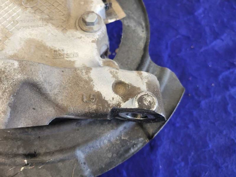 2014-2017 Chevrolet SS 6.2L Sedan Driver Left Spindle Knuckle Hub Front 2372 - The Parts Farm