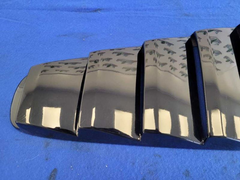 2010-2014 Ford Mustang GT 4.6L Pair Side Quarter Window Covers Paint UA 2477 - The Parts Farm