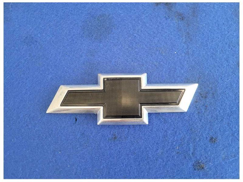 2019 Chevrolet Camaro SS Coupe Emblem Logo 2492 - The Parts Farm