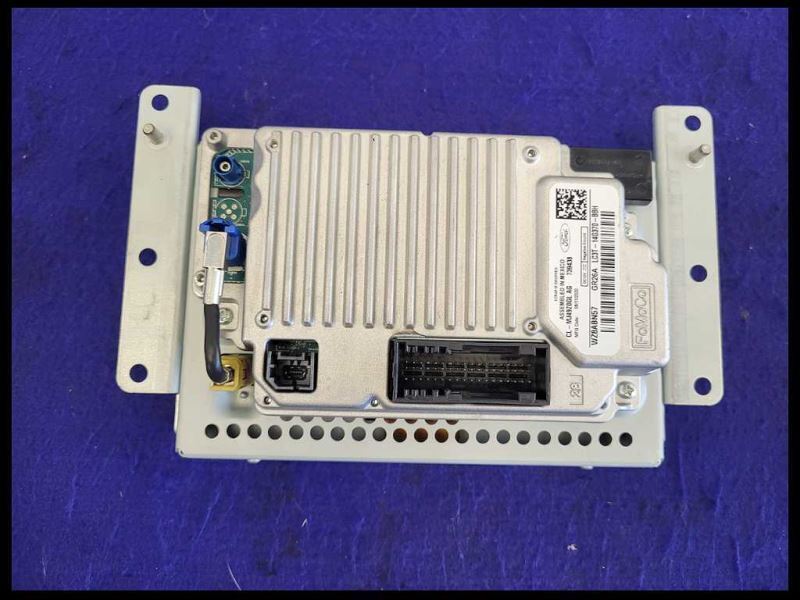 2017-2020 Ford F350 Pickup Truck Super Duty Info GPS TV Screen Front Center - The Parts Farm