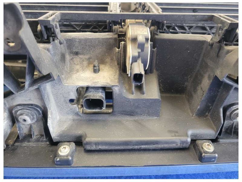 2015-2017 Ford F150 Pickup Truck Front Grille Center 3 Chrome Bars 2509 - The Parts Farm