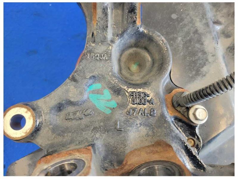 2015-2017 Ford Mustang GT S550 Driver LH Front Spindle Knuckle Hub 2586 - The Parts Farm