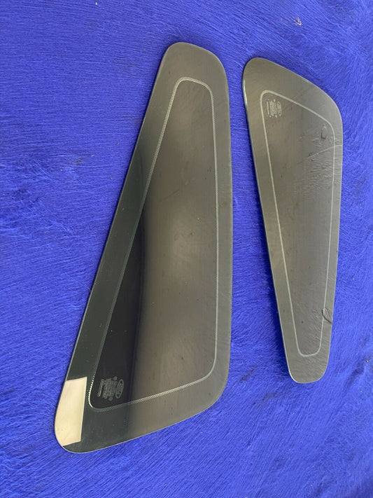2011-2014 Ford Mustang GT 5.0L Pair Quarter Side Windows Carlite Right Left OEM - The Parts Farm