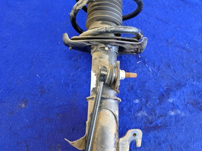 2010-2011 Chevrolet Camaro SS Passenger Right Strut Front Spring Suspension - The Parts Farm