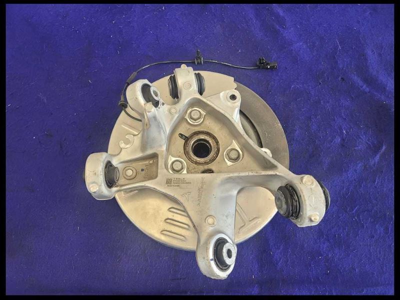 2017-2021 Tesla Model 3 Standard Plus Passenger RH Rear Spindle Knuckle Hub - The Parts Farm