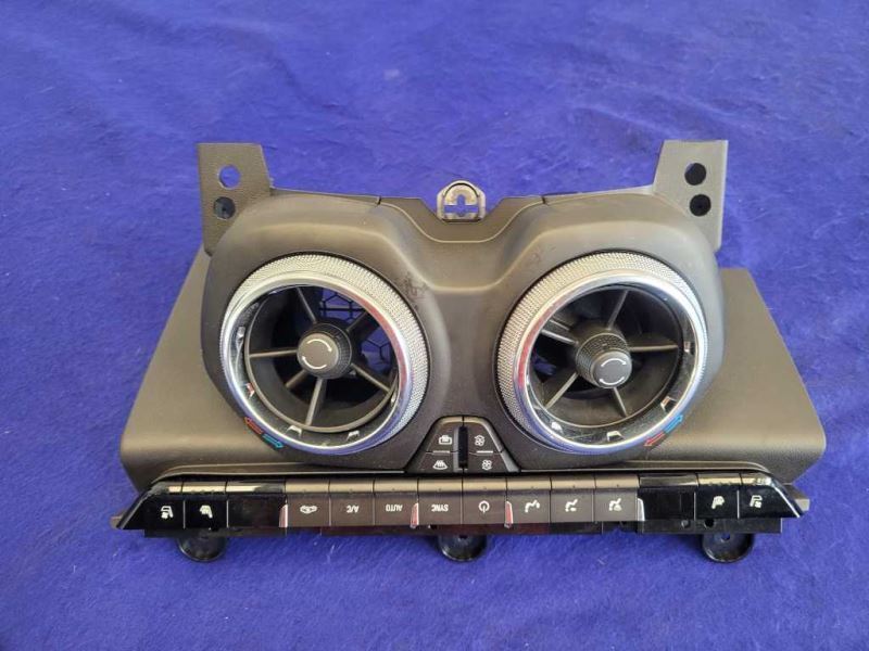 2016-2017 Chevrolet Camaro SS Temperature Control Dual Zone CJ2 84078980 2344 - The Parts Farm