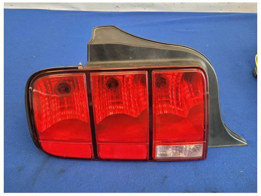 2005-2009 Ford Mustang GT 4.6L Driver LH Rear Taillight Lamp Light Brake 2585 - The Parts Farm