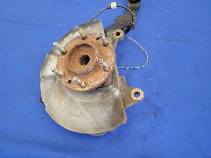 2003-2006 Chevrolet SSR Pickup Truck Passenger Front Spindle Knuckle 2432 - The Parts Farm