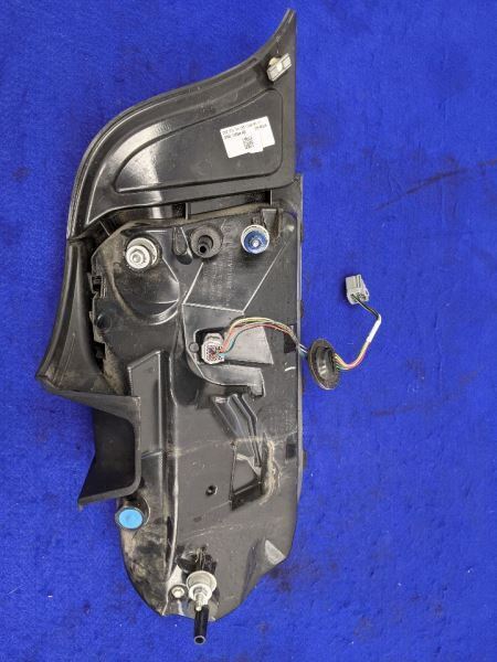 2018-2023 Ford Mustang GT S550 Passenger Right Tail Light Lamp Brake Lens OEM - The Parts Farm