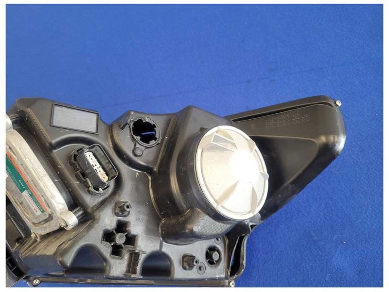 2015-2017 Ford Mustang GT S550 Passenger Front Headlight Lamp *Parts Only* 2544 - The Parts Farm