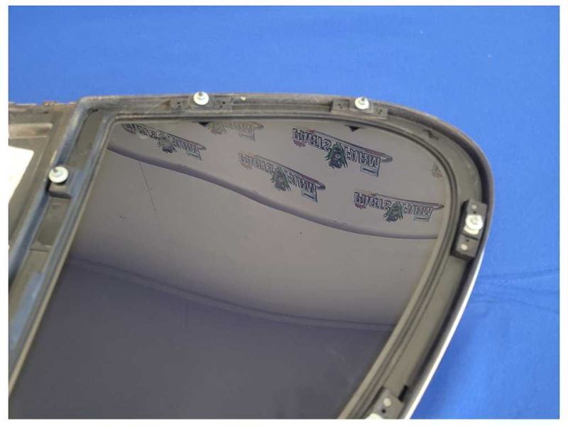 2004-2006 Porsche Cayenne Turbo 4.5L Passenger Rear Quarter Glass 2137 - The Parts Farm