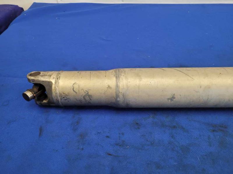 2003-2006 Chevrolet SSR Pickup Truck Driveshaft Automatic Transmission A/T 2426 - The Parts Farm