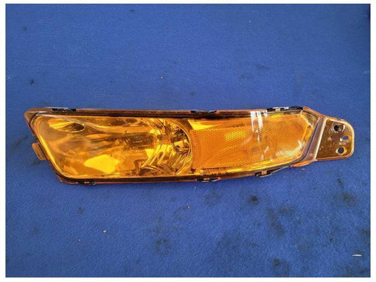 2005-2009 Ford Mustang GT Driver LH Front Turn Signal Amber Parking Light 2585 - The Parts Farm