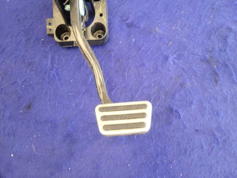 2015-2017 Ford Mustang GT S550 Automatic Pedal Box Brake Pad Assembly 2408 - The Parts Farm
