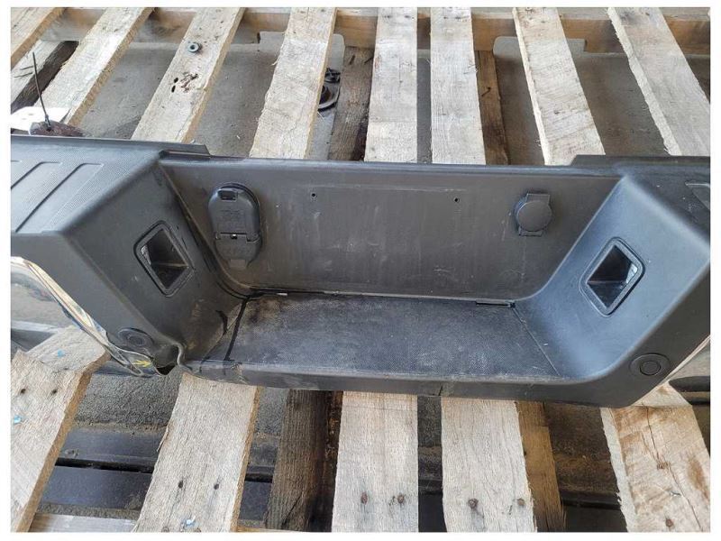 2022 Ford F250 Super Duty Pickup Truck Rear Bumper Park Assist *Crease* 2557 - The Parts Farm