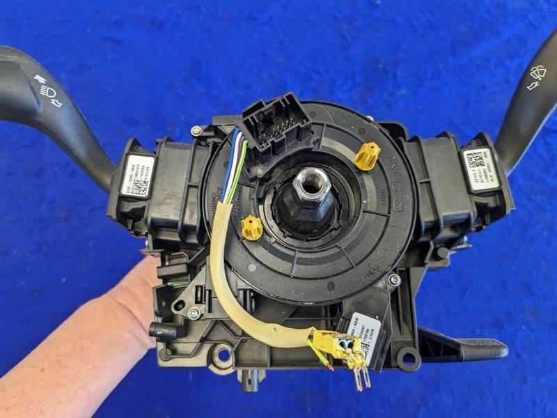 2015-2017 Ford Mustang Shelby GT350 5.2L Steering Column Turn Signal 2316 - The Parts Farm