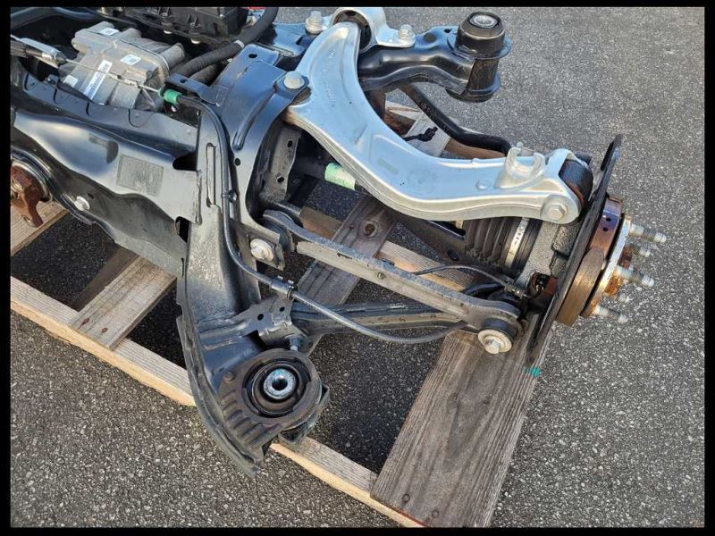 2014-2017 Chevrolet SS Sedan Rear Differential Carrier Automatic 3.27 Ratio GW6 - The Parts Farm