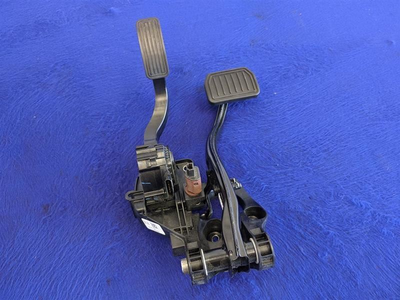 2018 2019 2020 Tesla 3 Brake Clutch Pedal OEM Factory Bracket Cover - The Parts Farm
