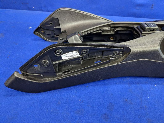 2016 2017 2018 Chevy Camaro SS Front Center Console Leather Lid Charging Dock