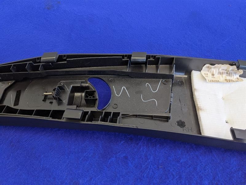 2012-2014 Jeep Grand Cherokee SRT-8 6.4L Passenger B Pillar Molding Trim OEM - The Parts Farm