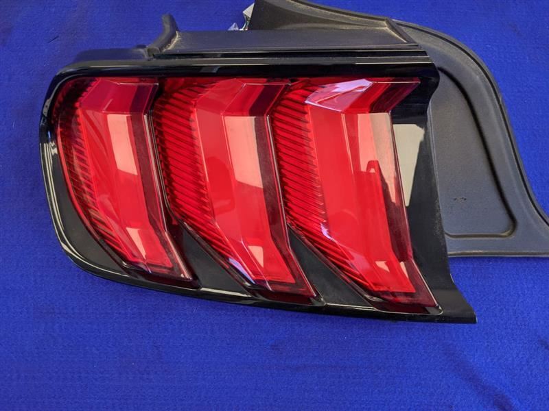 2018-2023 Ford Mustang GT S550 Driver Left LH Tail Light Lamp Brake Lens OEM - The Parts Farm
