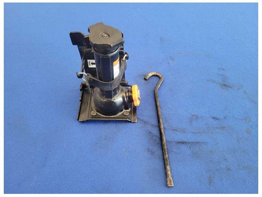 2022 Ford F250 Super Duty Pickup Truck Emergency Jack Roadside 2557