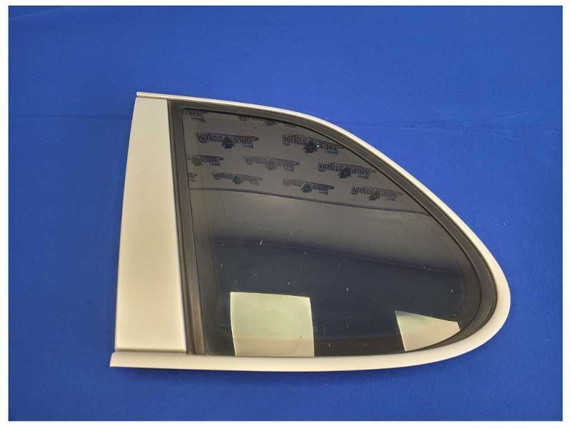 2004-2006 Porsche Cayenne Turbo 4.5L Passenger Rear Quarter Glass 2137 - The Parts Farm
