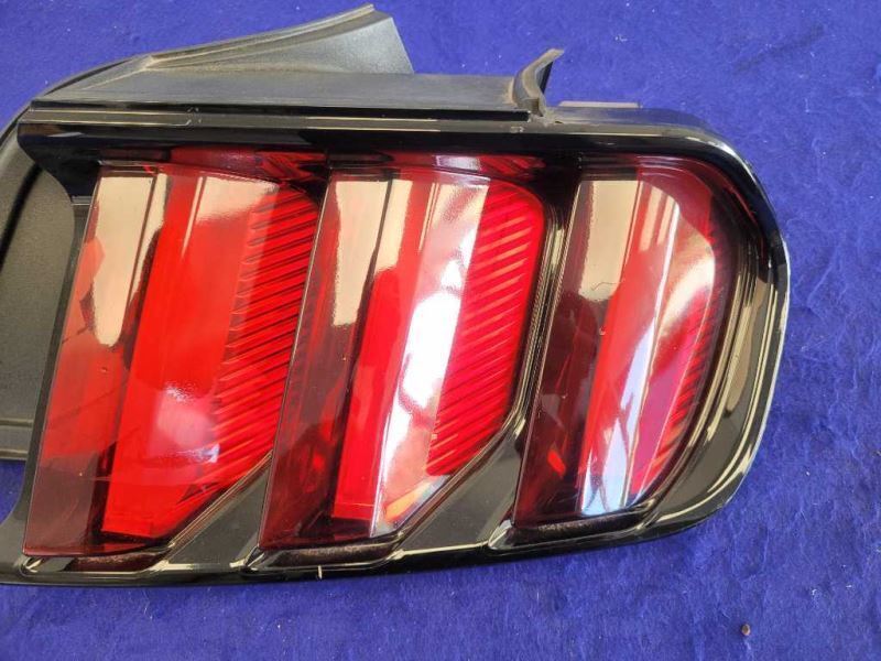 2015-2017 Ford Mustang GT S550 Passenger RH Taillight Lamp Brake Lens 2407 - The Parts Farm