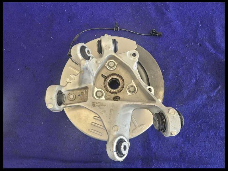 2017-2021 Tesla Model 3 Standard Plus Passenger RH Rear Spindle Knuckle Hub - The Parts Farm