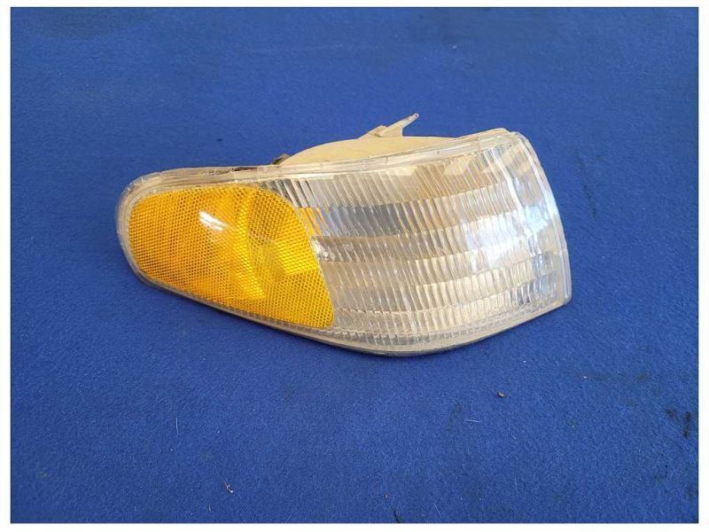1994-1998 Ford Mustang GT Cobra Passenger Corner Marker Light Turn Signal 2521 - The Parts Farm