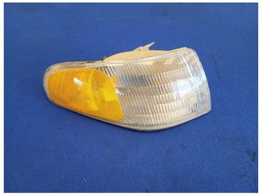 1994-1998 Ford Mustang GT Cobra Passenger Corner Marker Light Turn Signal 2521 - The Parts Farm