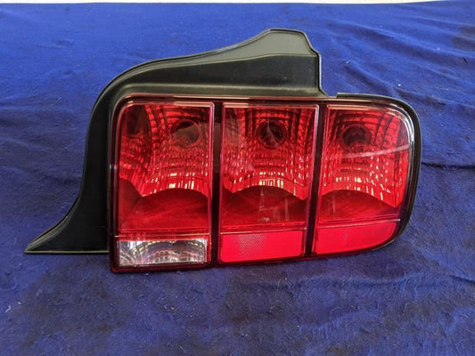 2005-2009 Ford Mustang GT GT500 Driver Left LH Taillight Lamp Brake Lens