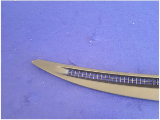 19992004 Ford Mustang GT 4.6L Coupe Front Upper Dash Vent Trim 2675