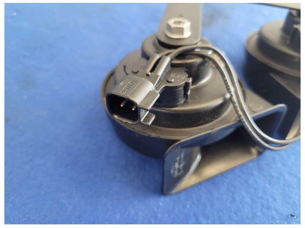 2015-2020 Ford F150 4x4 Pickup Truck Front Dual Horn Emergency Noise 2576 - The Parts Farm