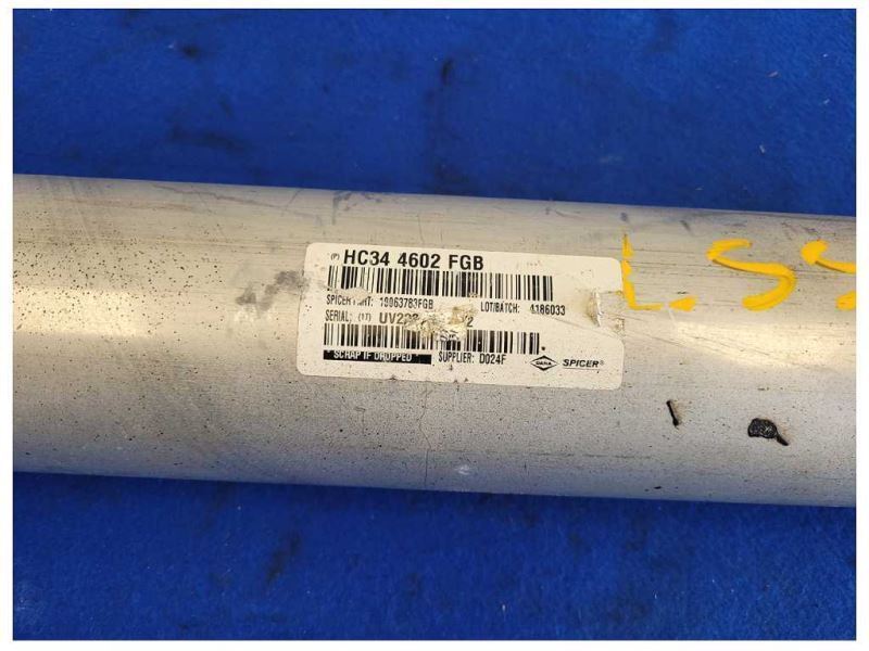 2022 Ford F250 Pickup Truck Driveshaft Automatic Transmission A/T *Dent* 2557 - The Parts Farm
