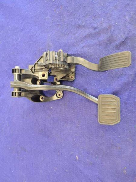 2017 2018 2019 2020 Tesla Model 3 Standard Accelerator Gas Pedal Box Cage - The Parts Farm