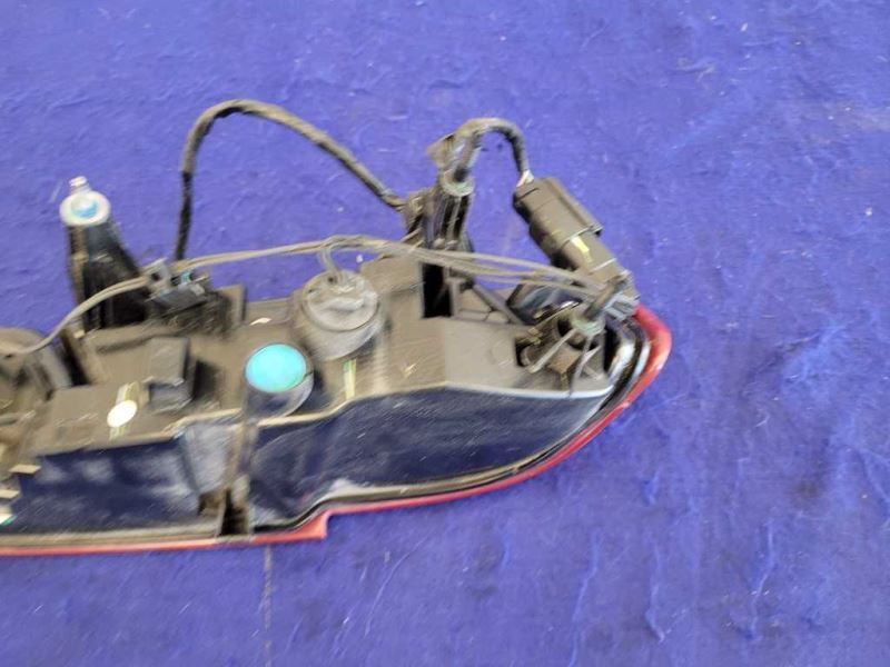 2016-2018 Chevrolet Camaro SS Passenger RH Rear Taillight Light Brake 2265 - The Parts Farm