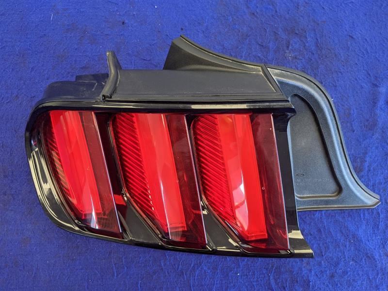 2015-2017 Ford Mustang GT S550 Driver Left LH Taillight Lamp Brake Lens OEM - The Parts Farm