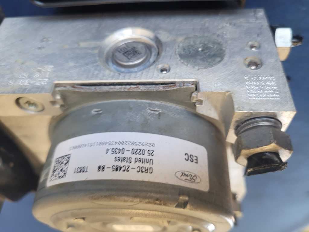 2015 Ford Mustang GT S550 Anti-Lock Brake Module ABS System Pump 2632 - The Parts Farm