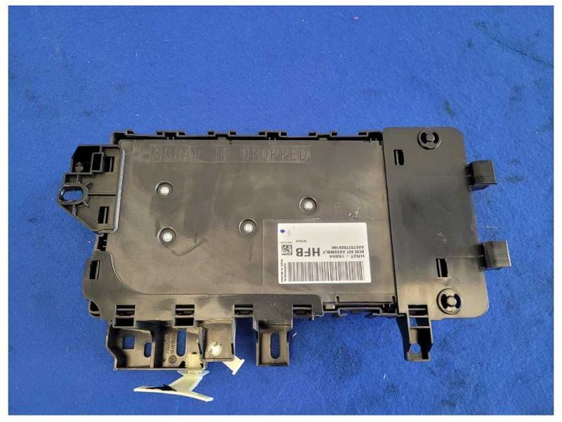 2015-2017 Ford Mustang GT S550 Fuse Box Engine Control Module Front 2566 - The Parts Farm