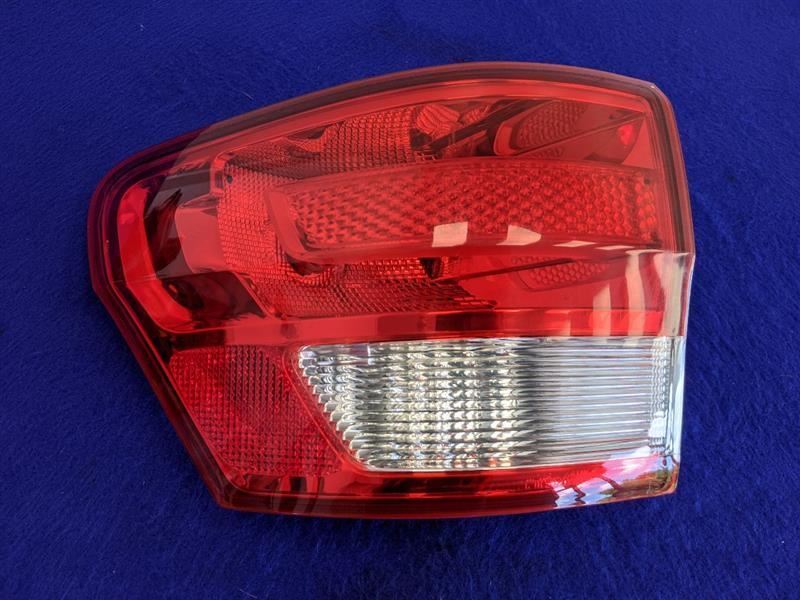 2011-2013 Jeep Grand Cherokee SRT-8 6.4L Driver Tail Light Brake Lamp OEM Factor - The Parts Farm
