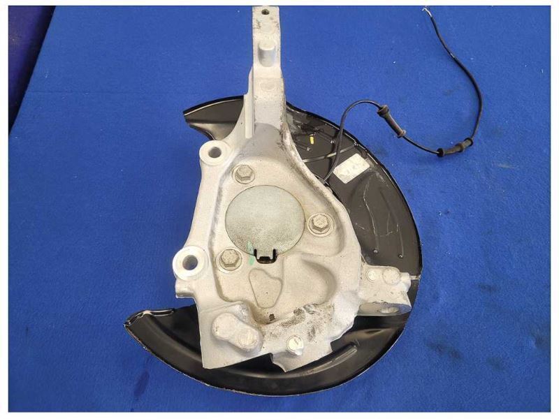 2010-2015 Chevrolet Camaro SS Driver Left Front Spindle Knuckle Hub 2525 - The Parts Farm