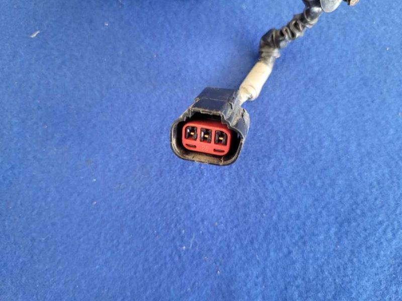 2011-2014 Ford Mustang GT Passenger Front Coupe Seat Belt Retractor 2568 - The Parts Farm