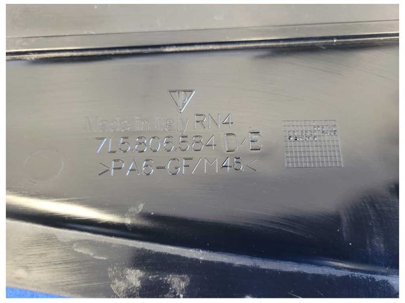 2004-2006 Porsche Cayenne Turbo 4.5L Passenger Engine Cover Panel 2137 - The Parts Farm