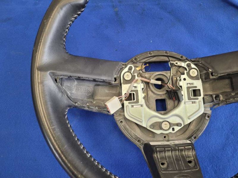 2010-2011 Chevrolet Camaro SS Manual M/T Transmission Steering Wheel C124 - The Parts Farm