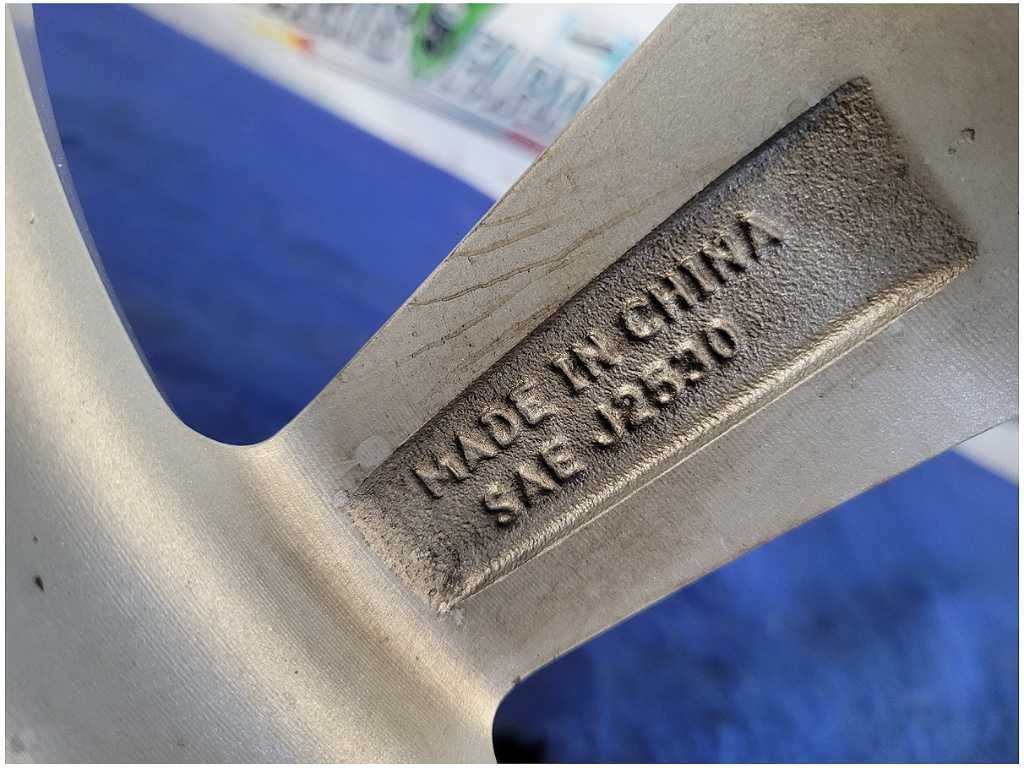 47322758