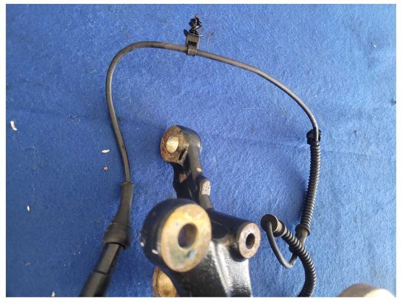 2005-2009 Ford Mustang GT 4.6L Saleen Passenger Front Spindle Knuckle Hub 2453 - The Parts Farm